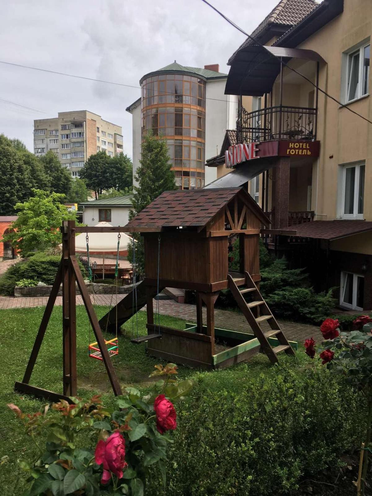 Hotel Red Stone Truskavets Exterior foto