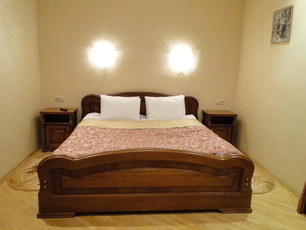 Hotel Red Stone Truskavets Habitación foto