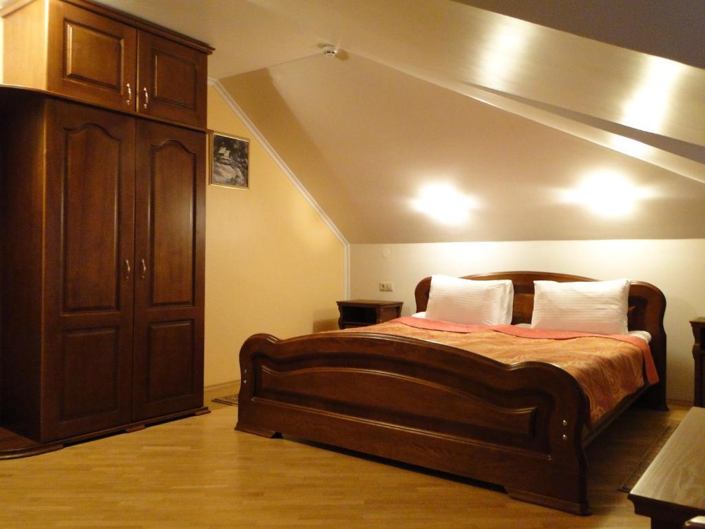 Hotel Red Stone Truskavets Habitación foto