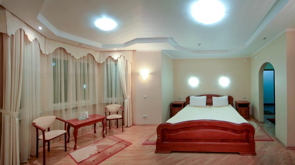 Hotel Red Stone Truskavets Exterior foto