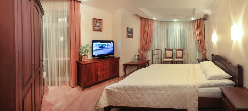 Hotel Red Stone Truskavets Exterior foto